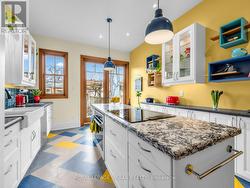 33 EUCLID AVENUE Toronto, ON M6J 2J7