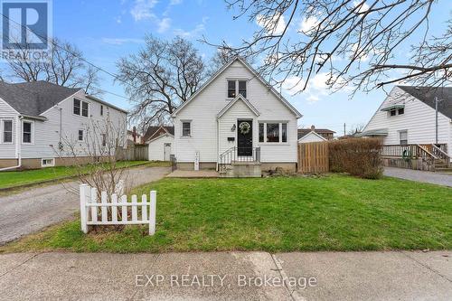 6 CEDARDALE AVENUE  St. Catharines (Secord Woods), ON L2P 1A9