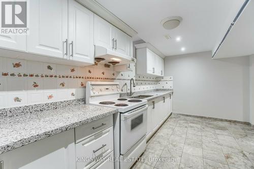 1136 Springwater Crescent, Mississauga, ON - Indoor Photo Showing Kitchen