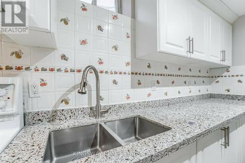 1136 Springwater Crescent, Mississauga, ON - Indoor Photo Showing Kitchen With Double Sink