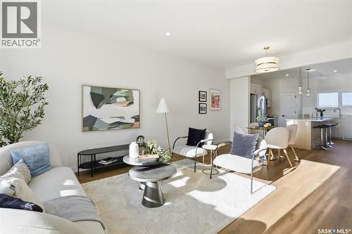 18 Taskamanwa Terrace, Saskatoon, SK - Indoor Photo Showing Living Room