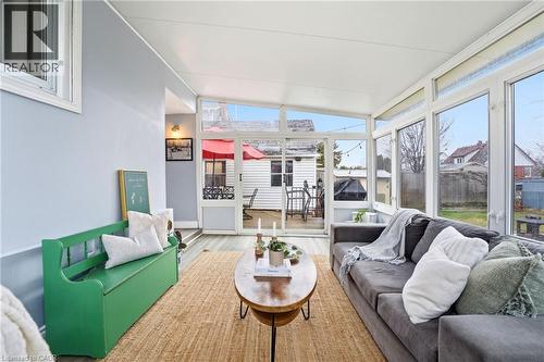 547 Cochrane Road, Hamilton, ON - Indoor Photo Showing Living Room
