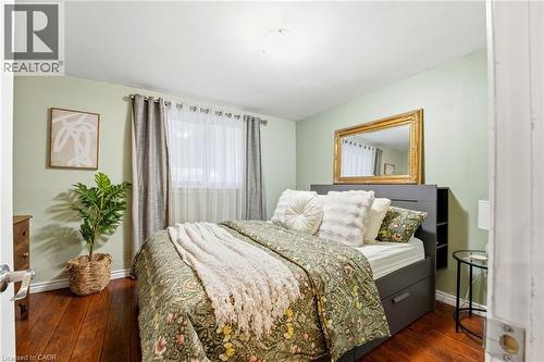 547 Cochrane Road, Hamilton, ON - Indoor Photo Showing Bedroom