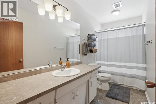 3A & 3B Bateman Crescent, Saskatoon, SK - Indoor Photo Showing Bathroom