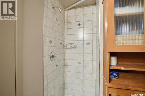 3A & 3B Bateman Crescent, Saskatoon, SK - Indoor Photo Showing Bathroom