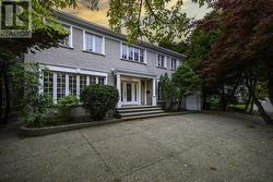 916 Young Avenue Halifax, NS B3H 2W1