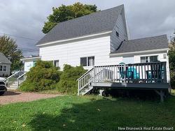 11 Pringle ST  Sackville, NB E4L 4N2