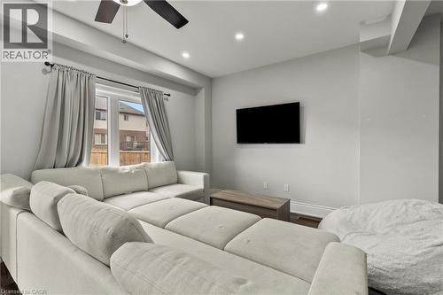 51 Sunset Way, Thorold, ON - Indoor Photo Showing Living Room