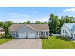 4 Dawson DR  Oromocto, NB E2V 4S7