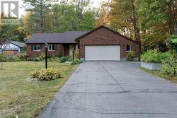 32 COUNTRY LANE  Petawawa, ON K8H 3J9
