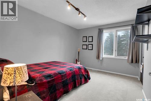 258 Assiniboine Drive, Saskatoon, SK - Indoor Photo Showing Bedroom