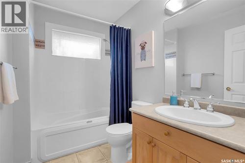 258 Assiniboine Drive, Saskatoon, SK - Indoor Photo Showing Bathroom