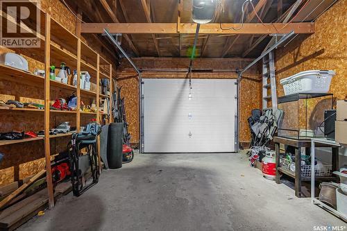 258 Assiniboine Drive, Saskatoon, SK - Indoor Photo Showing Garage