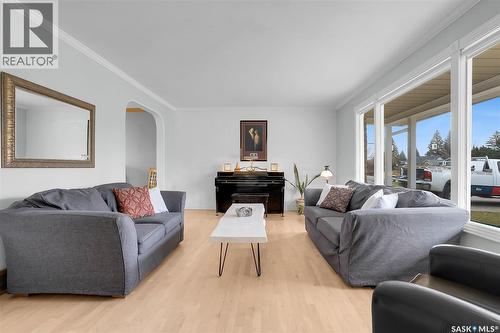258 Assiniboine Drive, Saskatoon, SK - Indoor Photo Showing Living Room