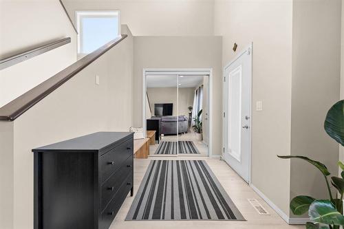 83 Brookfield Crescent, Winnipeg, MB - Indoor Photo Showing Other Room