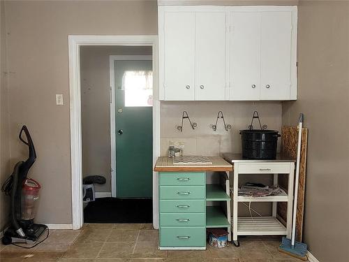 667 Countess Avenue E, Portage La Prairie, MB - Indoor