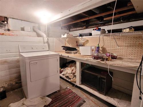 667 Countess Avenue E, Portage La Prairie, MB - Indoor Photo Showing Laundry Room