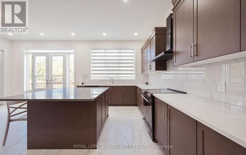 55 Raspberry Ridge Avenue, Caledon, ON - Indoor Photo Showing Kitchen With Upgraded Kitchen