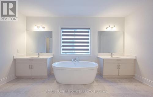 55 Raspberry Ridge Avenue, Caledon, ON - Indoor Photo Showing Bathroom