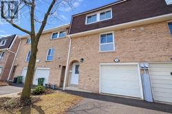 30 - 629 RATHBURN ROAD  Toronto, ON M9C 3T5