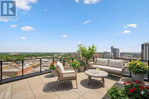 1904 - 1 VICTORIA STREET S  Kitchener, ON N2G 0B5