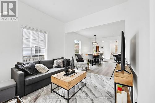 100 Arthur Street, Goderich (Goderich (Town)), ON - Indoor Photo Showing Living Room