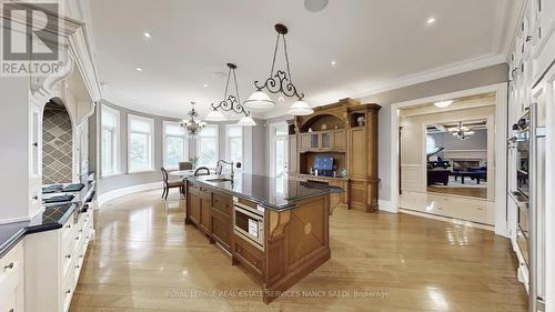 9 Fifeshire Road, Toronto, ON - Indoor Photo Showing Kitchen With Upgraded Kitchen