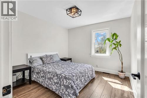 9 Dunbar Road S, Waterloo, ON - Indoor Photo Showing Bedroom