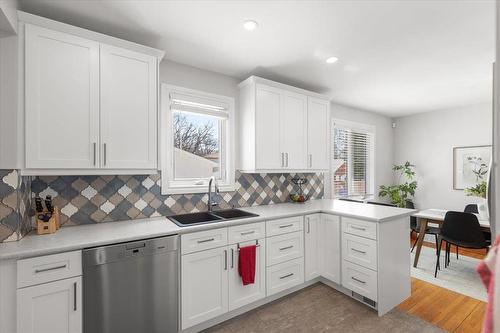 590 Oxford Street, Winnipeg, MB - Indoor Photo Showing Kitchen With Double Sink