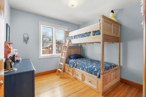 590 Oxford Street, Winnipeg, MB - Indoor Photo Showing Bedroom