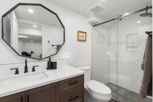 590 Oxford Street, Winnipeg, MB - Indoor Photo Showing Bathroom