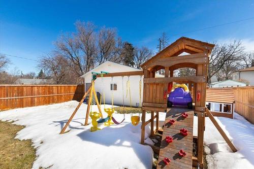 590 Oxford Street, Winnipeg, MB - Outdoor