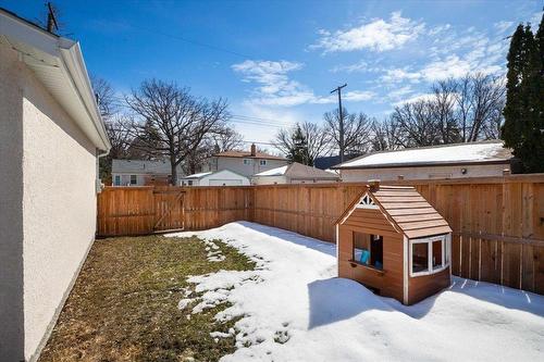 590 Oxford Street, Winnipeg, MB - Outdoor