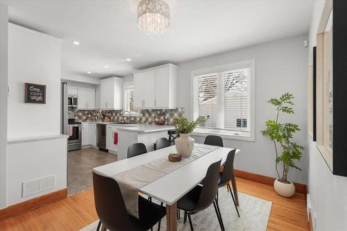 590 Oxford Street, Winnipeg, MB - Indoor Photo Showing Dining Room