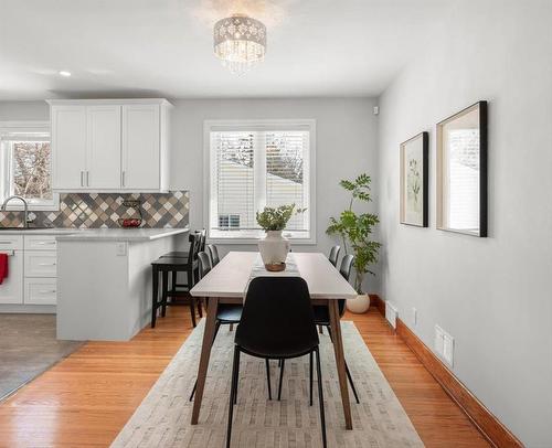 590 Oxford Street, Winnipeg, MB - Indoor Photo Showing Dining Room