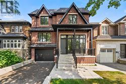 66 PARKHURST BOULEVARD Toronto, ON M4G 2E2