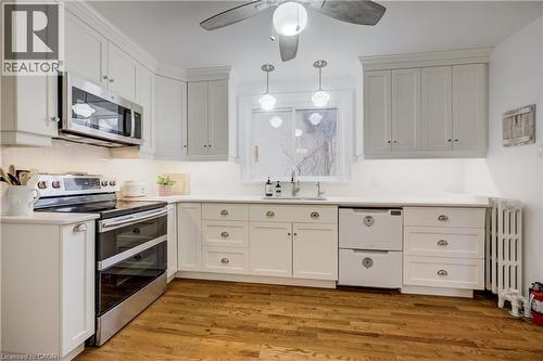 55 Aberdeen Road S, Cambridge, ON - Indoor Photo Showing Kitchen