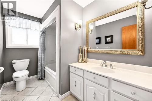 11 Pinard Street, Hamilton, ON - Indoor Photo Showing Bathroom