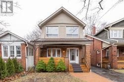 358 VICTORIA PARK AVENUE Toronto, ON M4E 3S8