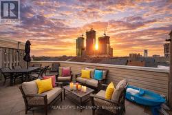 14 FAIRHEAD MEWS Toronto, ON M4E 3Y4