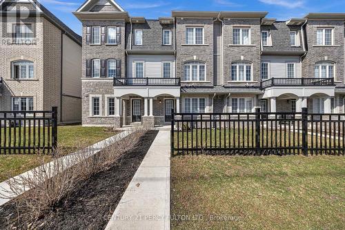 23 HONEY CRISP LANE  Clarington, ON L1C 7H7