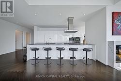 5508 - 180 UNIVERSITY AVENUE Toronto, ON M5H 0A2