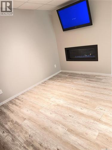 33 Willowview Street, Regina, SK - Indoor With Fireplace