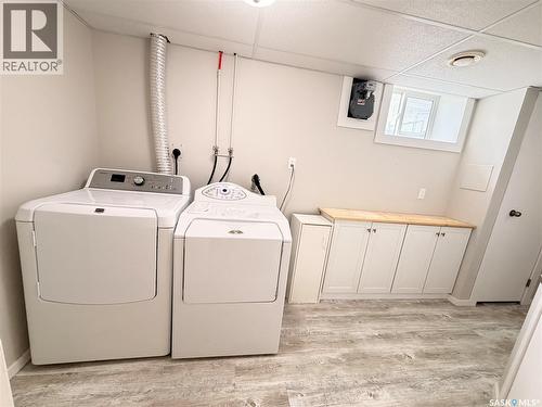 33 Willowview Street, Regina, SK - Indoor Photo Showing Laundry Room