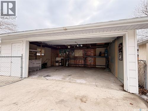 33 Willowview Street, Regina, SK - Outdoor With Exterior