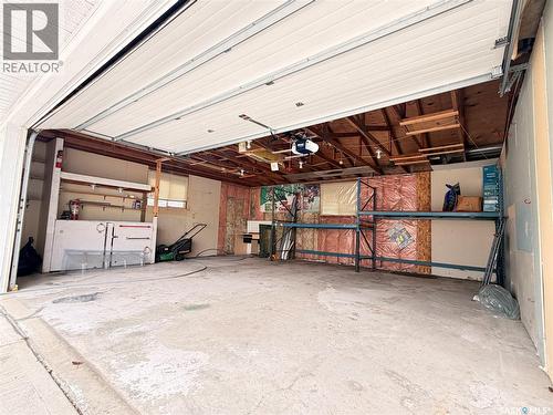 33 Willowview Street, Regina, SK -  Photo Showing Garage