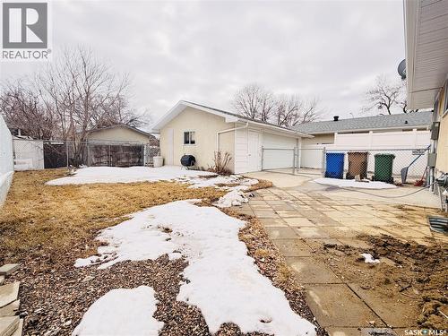 33 Willowview Street, Regina, SK - Outdoor