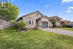 17 COTTONWOOD DRIVE E St. Thomas, ON N5P 4M3