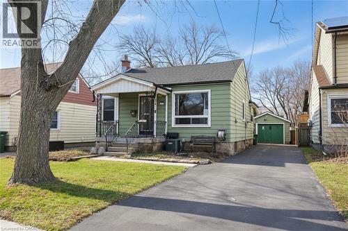 376 TRAGINA Avenue N  Hamilton, ON L8H 5E5