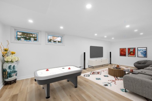 Family Room - 266 Av. Glengarry, Mont-Royal, QC - Indoor Photo Showing Other Room